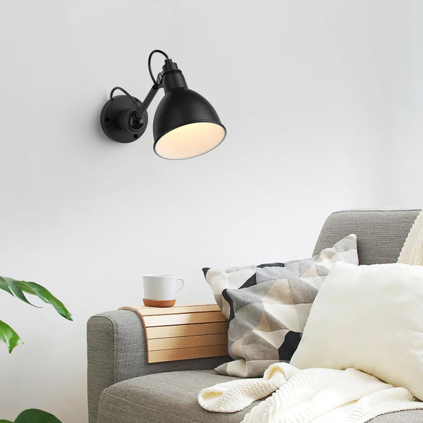 Lampada da parete industriale con braccio orientabile Rutina