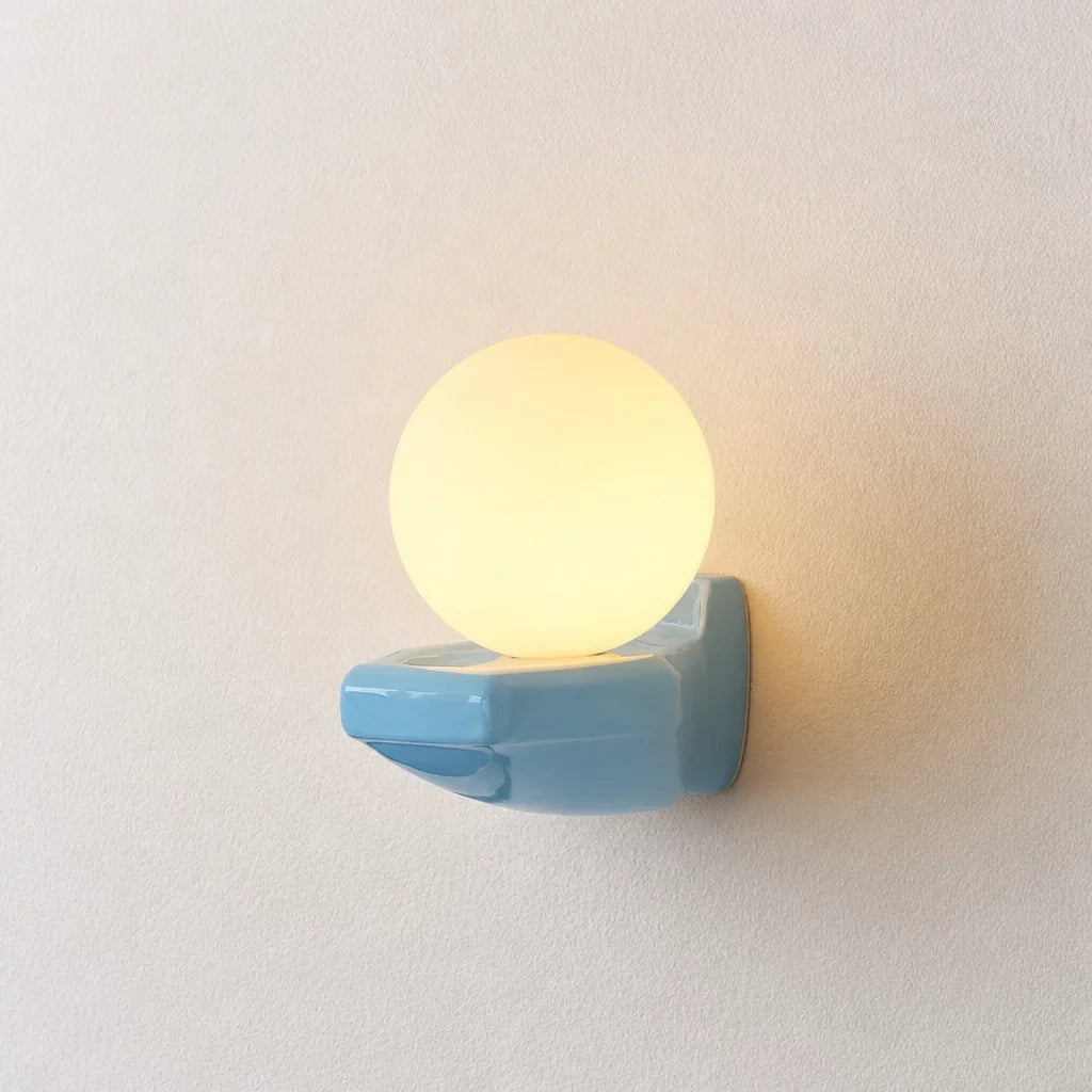 Lampe murale Ardyn Nordic en verre coloré en forme d'orbe