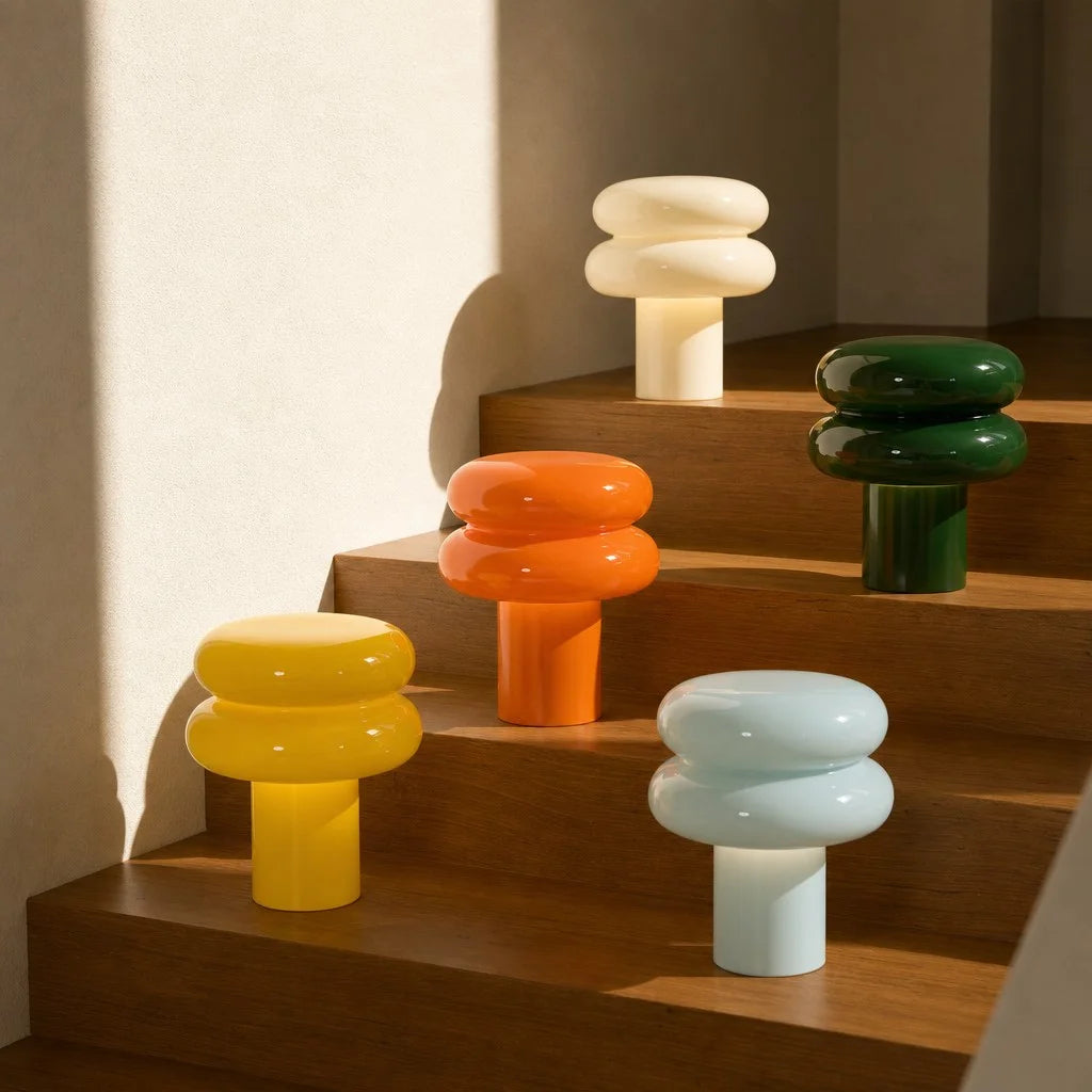 Lampa stołowa Bruno Bauhaus z kloszem z opalowego szkła w kształcie grzyba