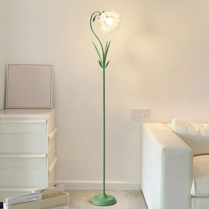 Demeter Vintage Countryside Tulip Floor Lamp1.webp__PID:98708e3e-1f3b-41d2-af4b-f93ef06e8064
