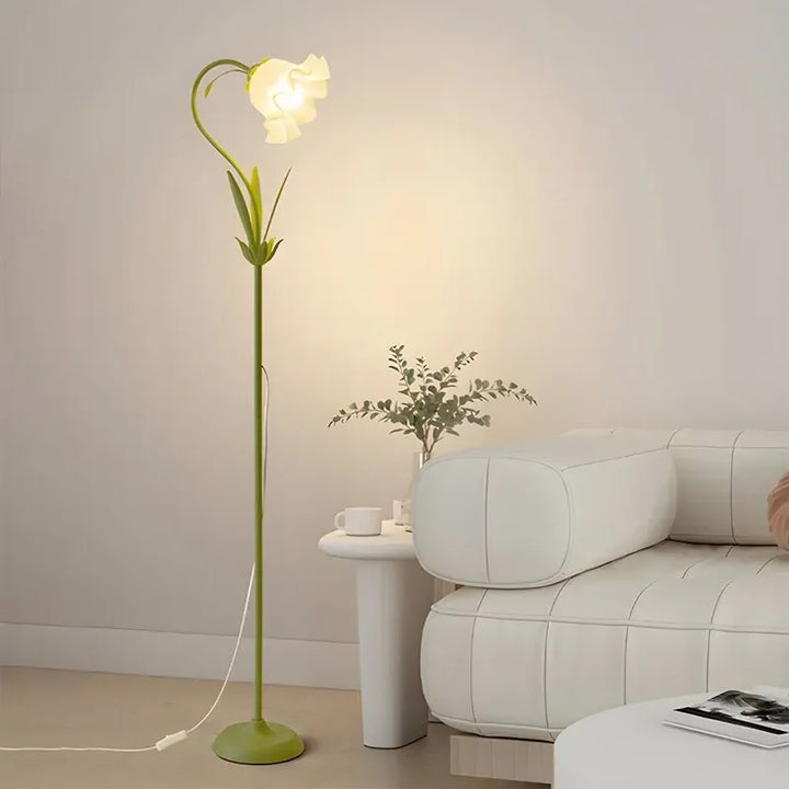 Demeter Vintage Countryside Tulip Floor Lamp6.webp__PID:3b11d2ef-4bf9-4ef0-ae80-6449a5b72b95