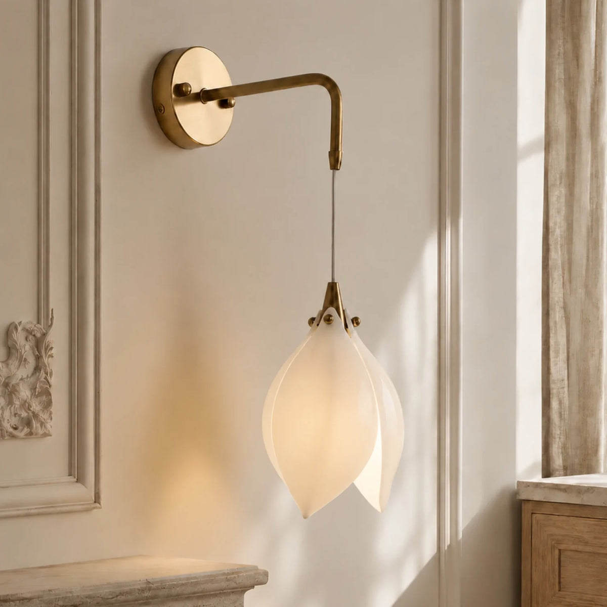 Lampe murale fleur en céramique Pyrfyre Bloom