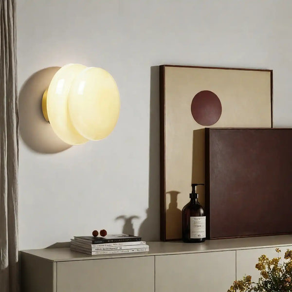 Pyris Bauhaus Opalglas Wandleuchte