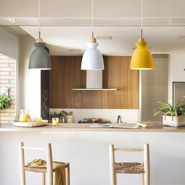 Lampada a sospensione Valarie in legno scandinavo