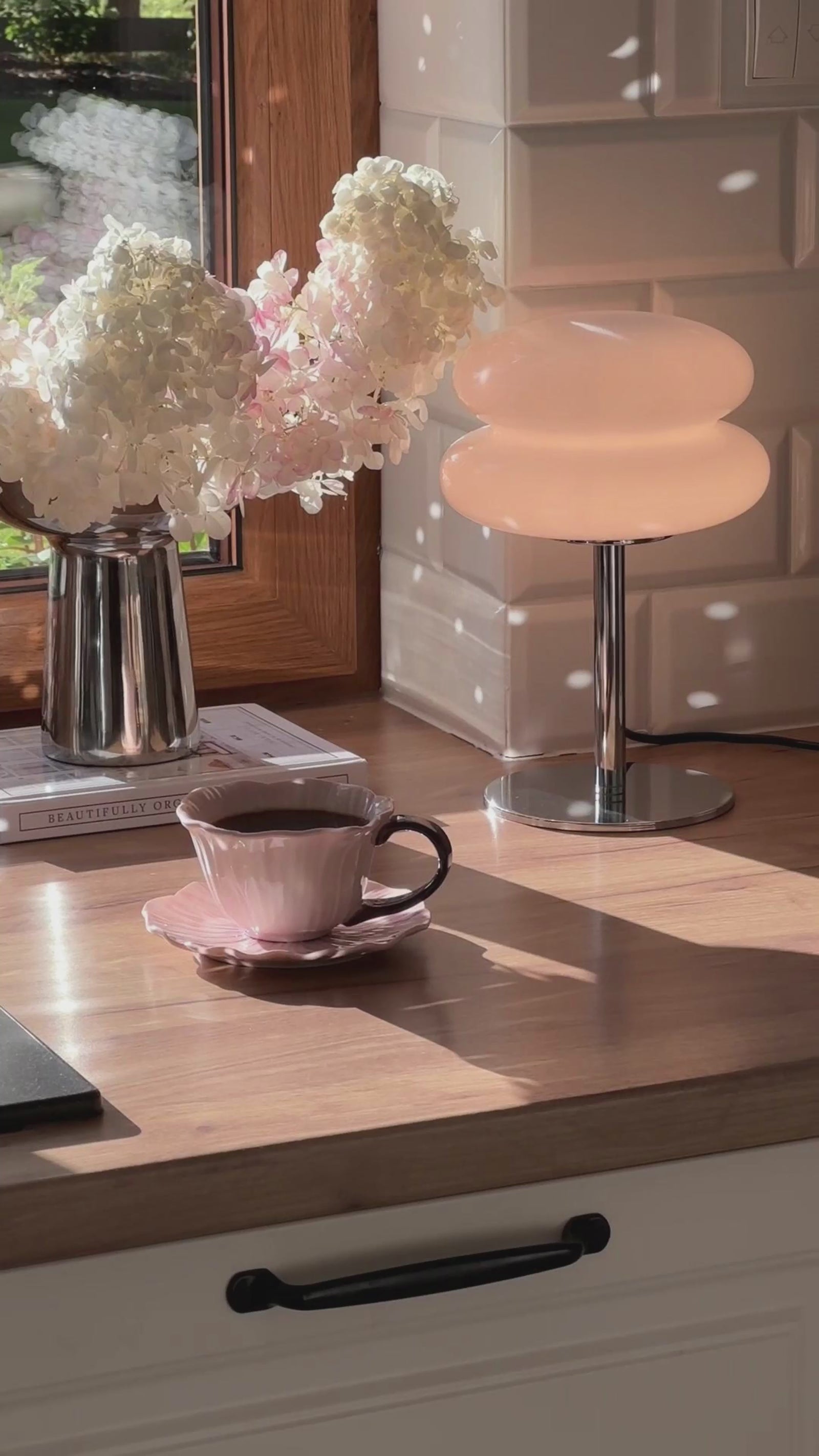 Finn Bauhaus Minimalist Glass Table Lamp video.mp4