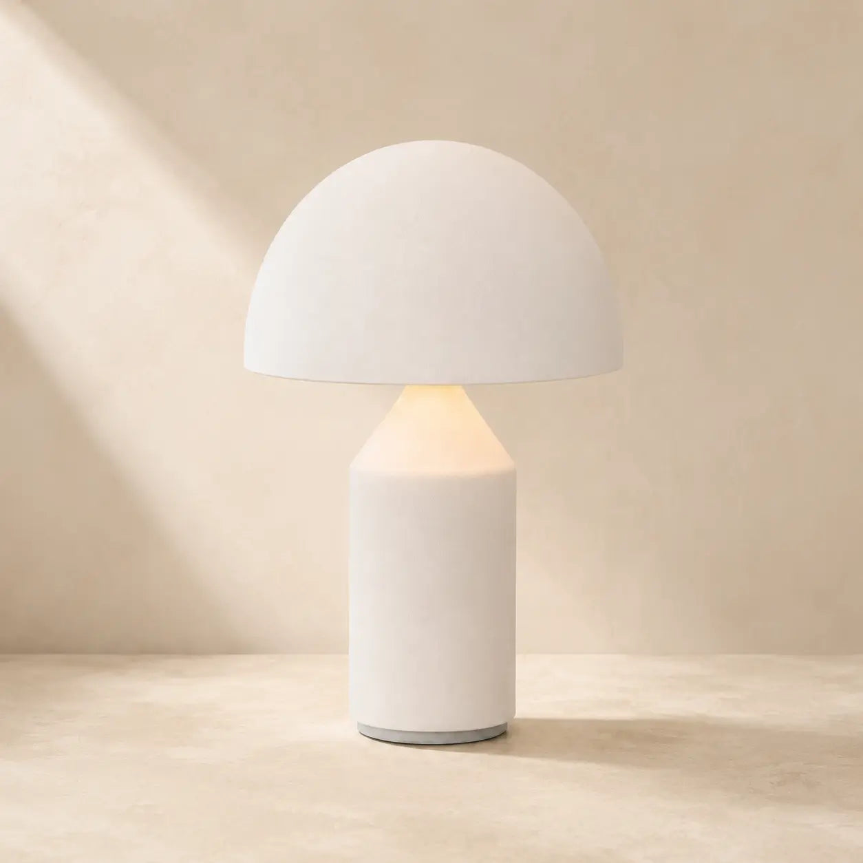 Conn mushroom table lamp — Opal Glass / Dia 25 cm x H 35 cm / Dimmable